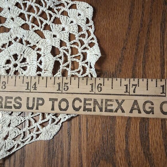 Set Of 3 Elegant unique shape Crochet doilies in white, & ecru - Picture 5 of 13